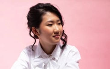 Fanny Azzuro, Sophia Liu
