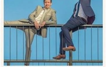 Les jumeaux dans Bonjour, au revoir, s'il vous plaît, merci