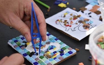 Atelier de coloriage libre et de mosaïque autour d'une œuvre de Rémy Callot