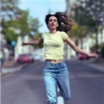 Jeanne Elima dans Grande fille
