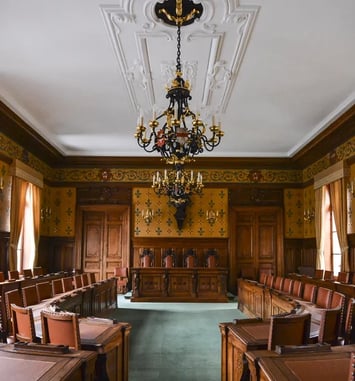 Après-midi découverte : les coulisses de la préservation du patrimoine, dans la salle historique du Conseil Général du Pas de Calais.